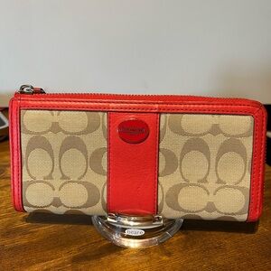 Coach essential slim accordion Zip Wallet